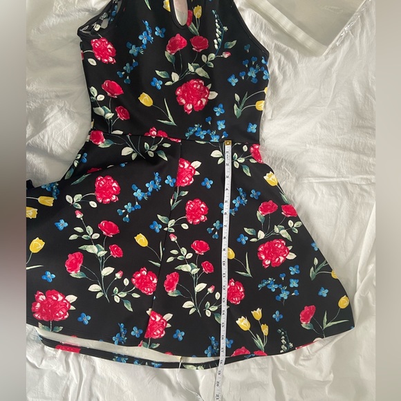 No boundaries black floral dress size 7-9 - Picture 11 of 11